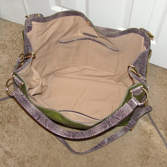 💚🐊 NWOT G.I.L.I. GREEN Croco Embossed Italian Leather Slouchy Wing Hobo - Picture 8 of 16